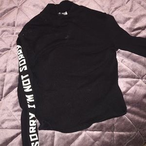 H&M DIVIDED “im not sorry” cropped turtleneck